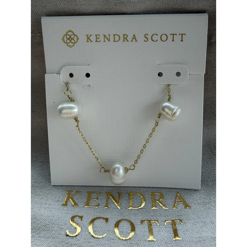 Kendra Scott white pearl necklace